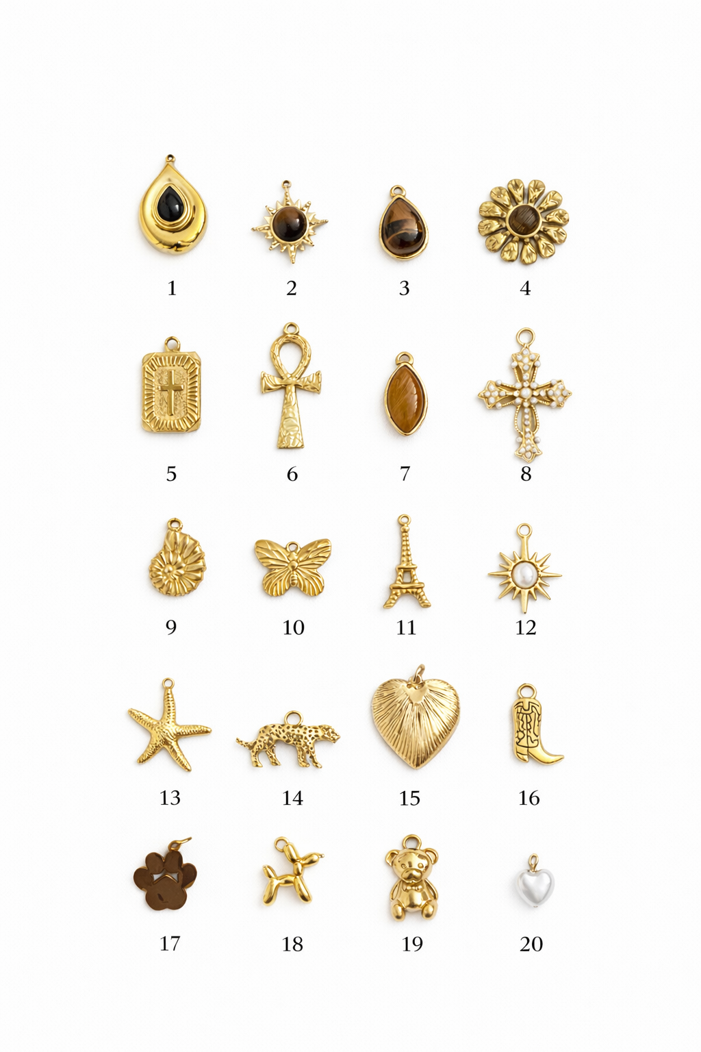 Collier personnalisé en argent avec pendentif gravé, conçu par Margeli Créations, visible avec détails de la chaîne.